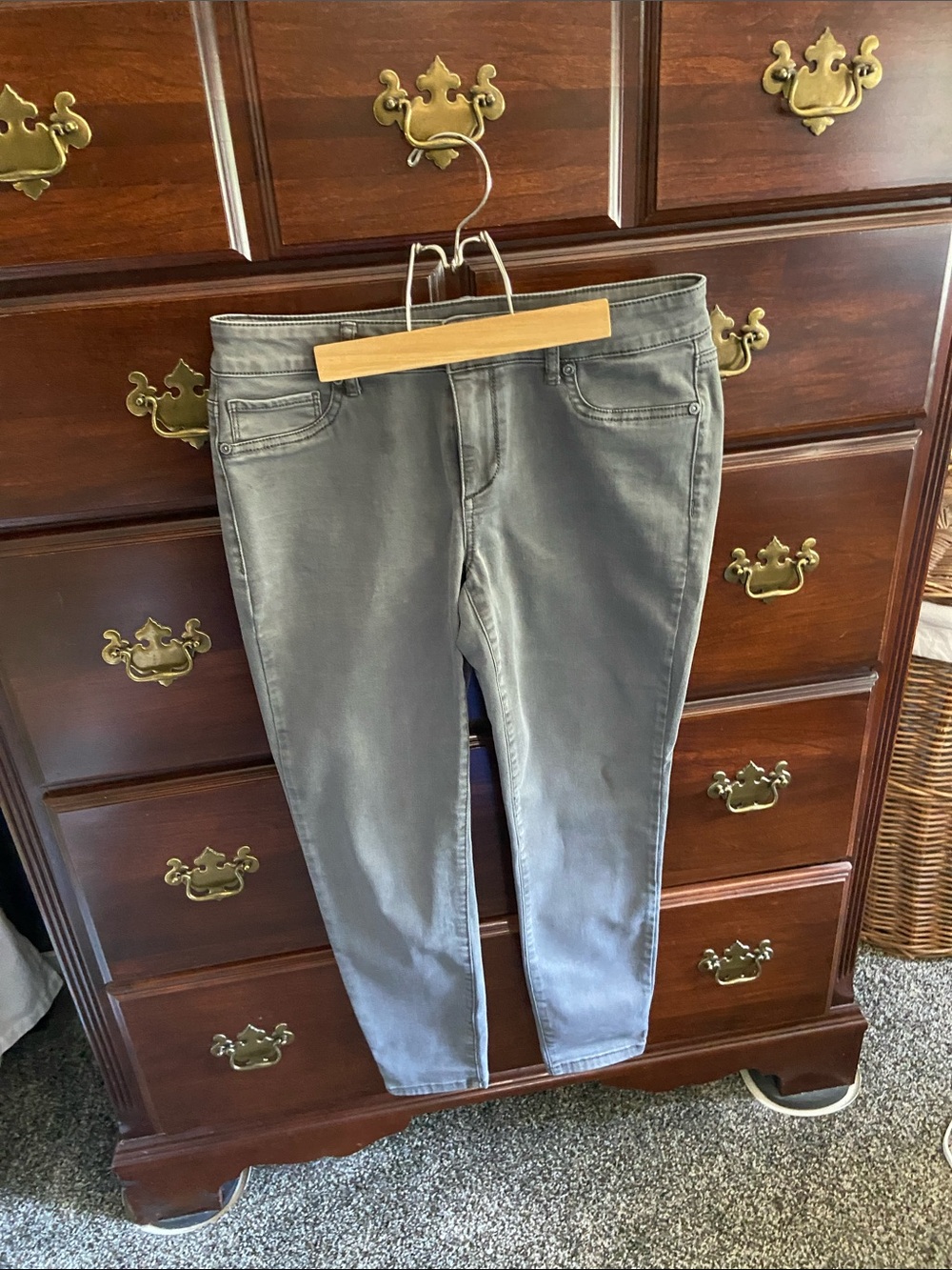 Maurice’s Medium dark grey skinny leg jean. Size Medium/S.